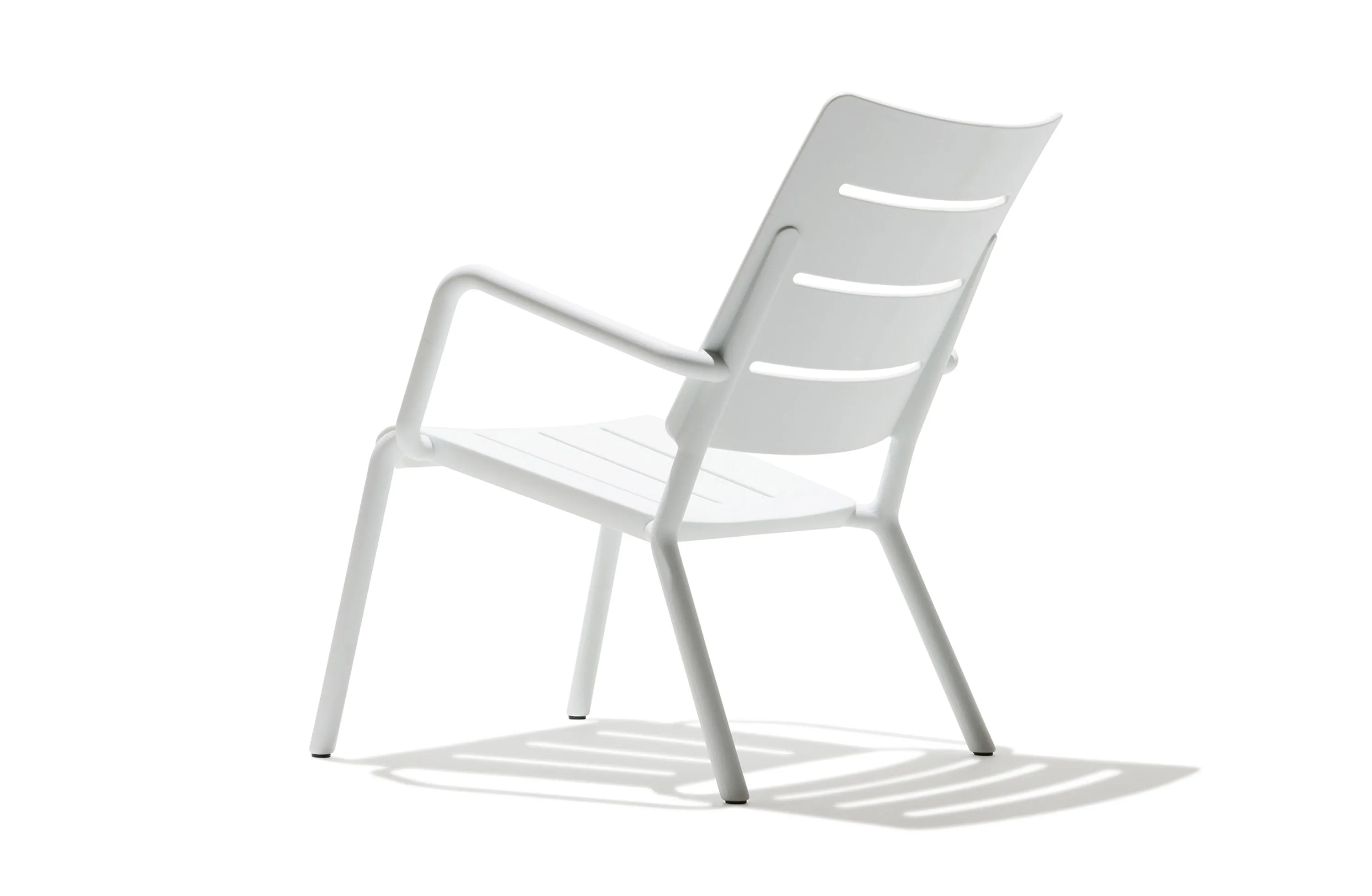 Outo Outdoor Lounge Chair