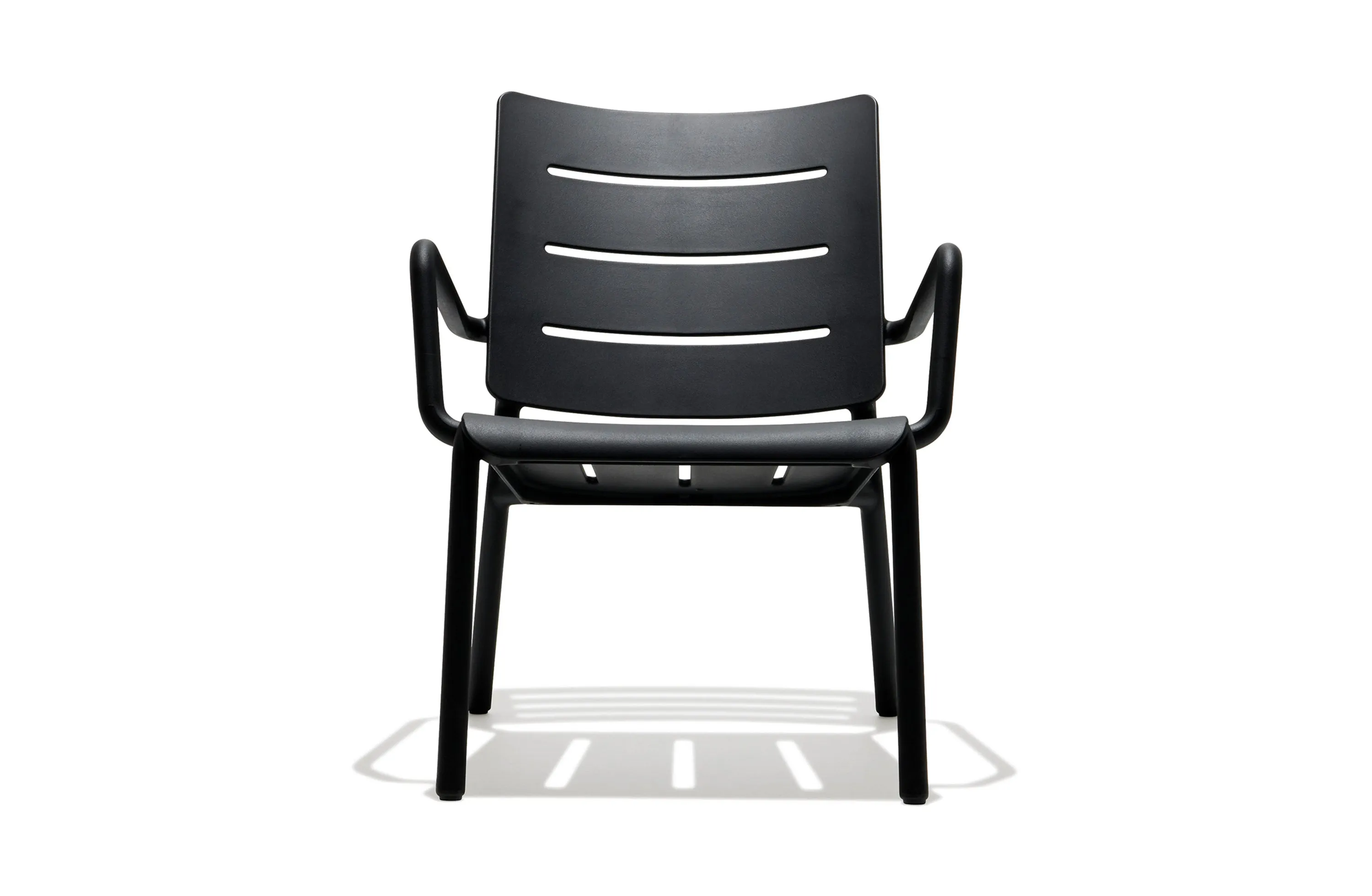 Outo Outdoor Lounge Chair