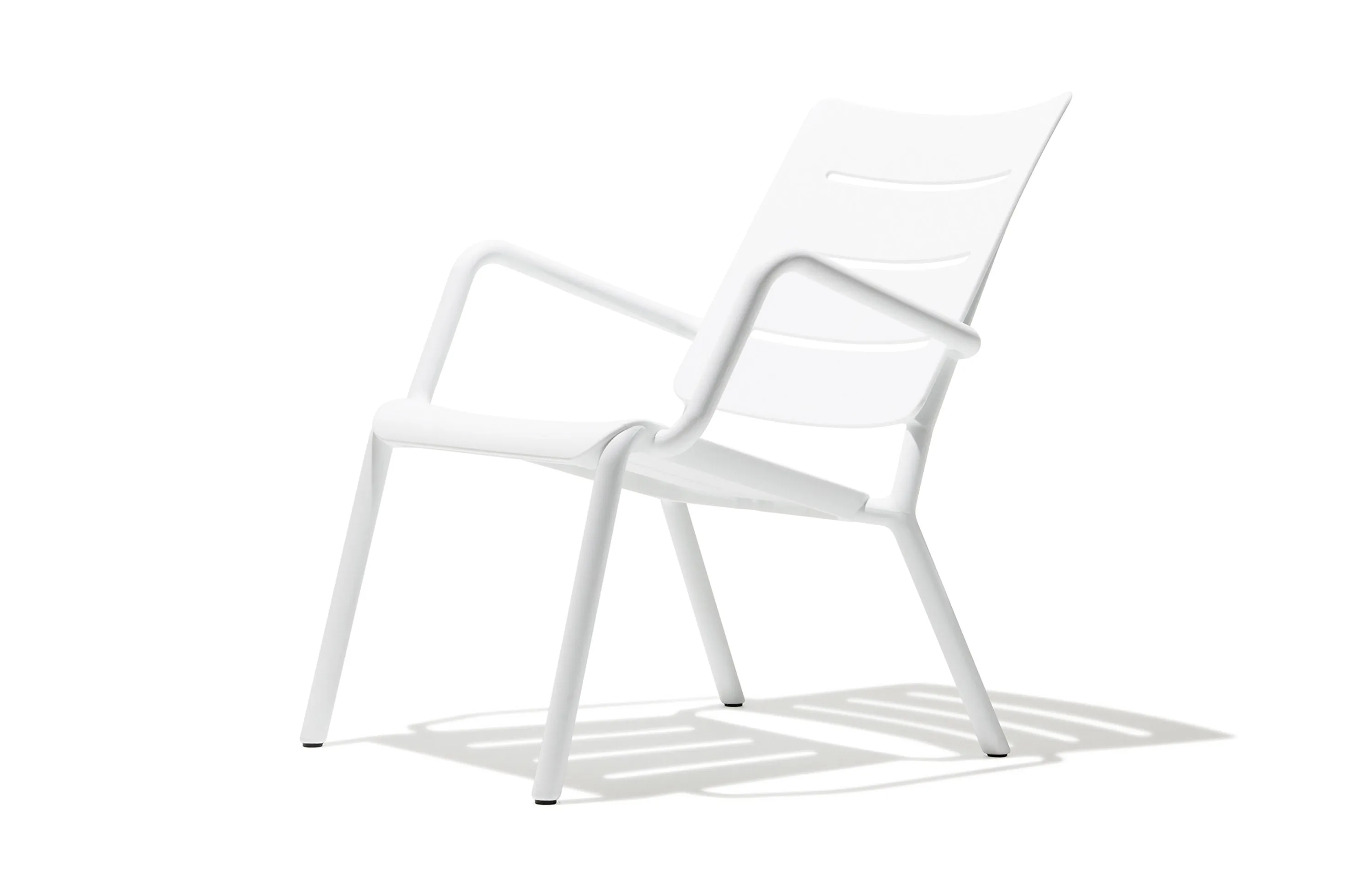 Outo Outdoor Lounge Chair